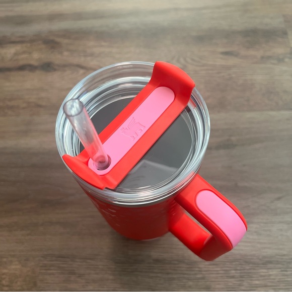 NWT Stanley Valentine’s Day Flowstate Quencher 40oz Tumbler – Ruby Roses - Picture 5 of 8